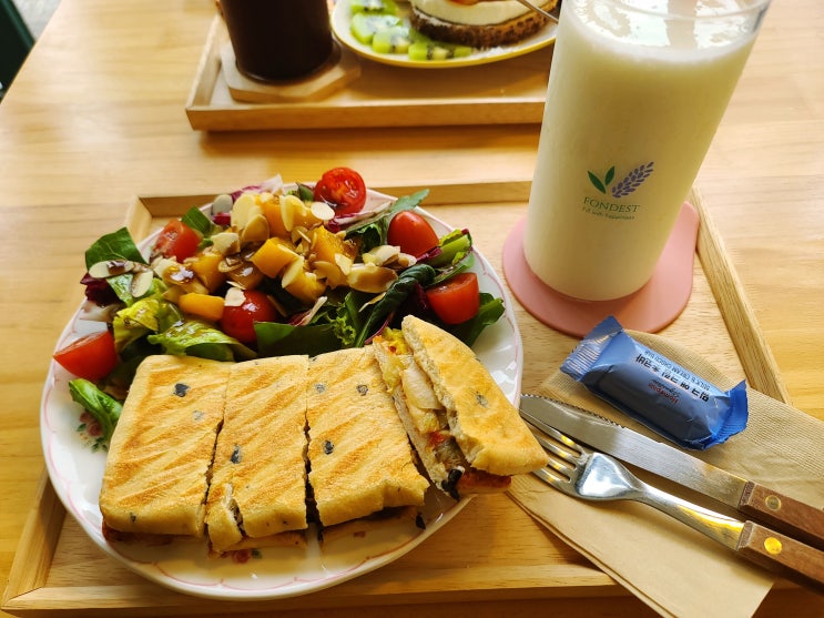  작지만 예쁘고 맛있는 브런치하기 좋은 혜화 브런치 카페 달팽이카페