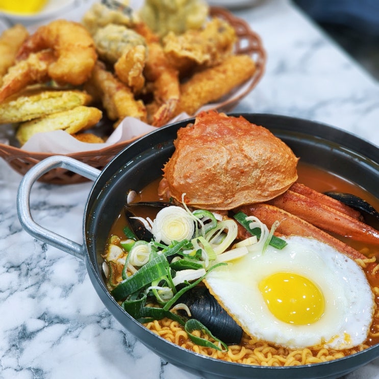  속초 중앙시장 맛집 맛이부자튀김맛집 홍게라면 강원도 여행 속초 먹거리 가볼만한 곳