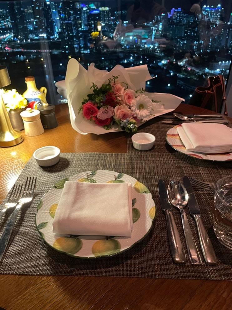  부산 파크하얏트 리빙룸 디너 4코스 기념일 레스토랑
