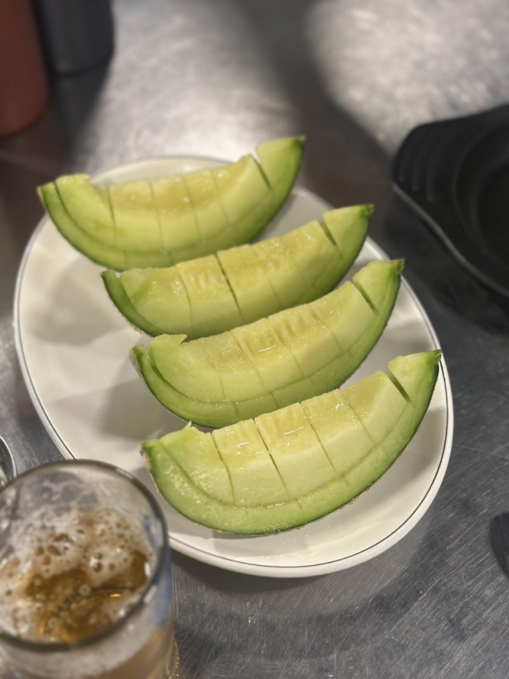  자양동 노포 술집 오감만족 메론 과일 안주가 맛있는 실내포차