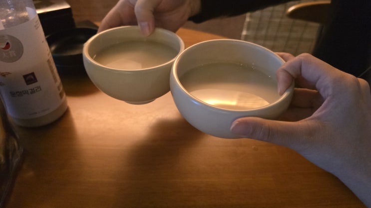  당산역술집 인씨주막에서 마시는 파주운정막걸리