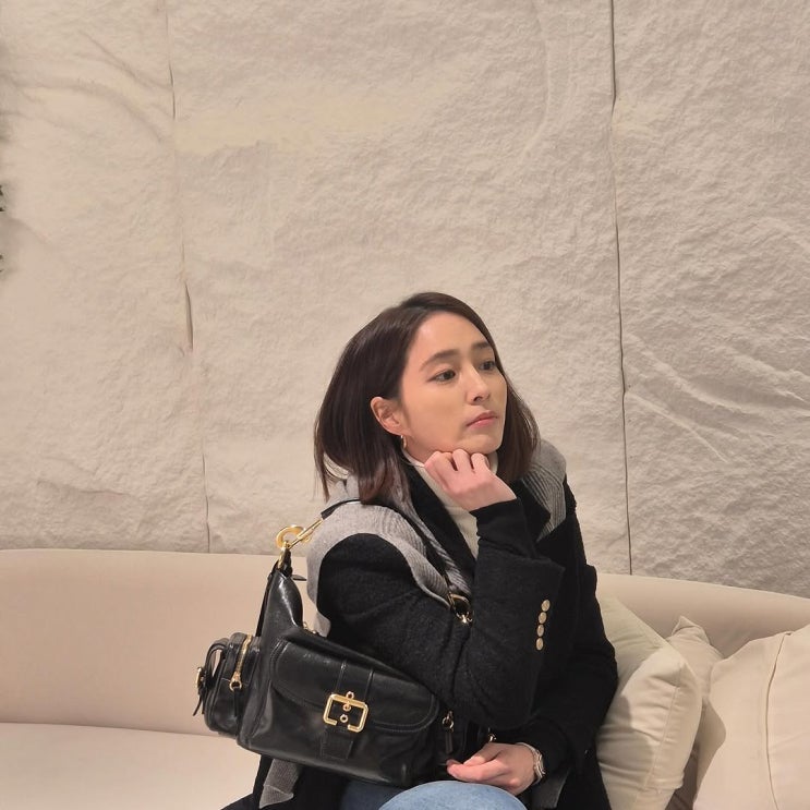  퇴근을 앞둔 이민정과 함께한 40대 엄마들의 인기 만점 여자 명품 브랜드 가방인 끌로에 카메라백 추천