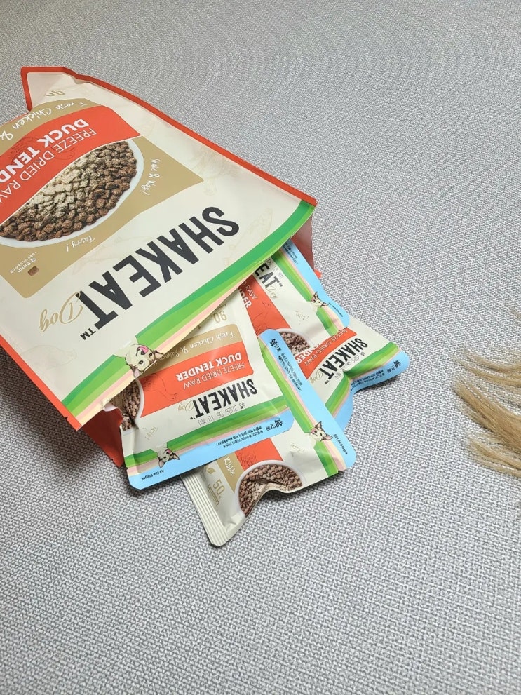  강아지사료추천 쉨잇 | 육분없이 신선한 생육만 가득 동결건조파우더 까지