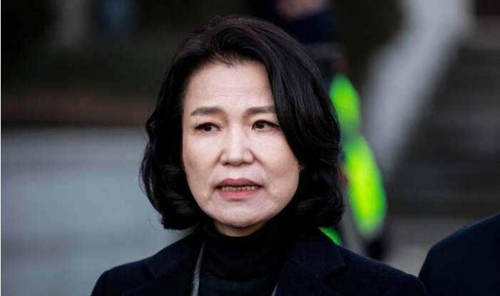  "내란 쓰지 마" 복귀한 이진숙, '선배'라며 기자단 찍어눌러