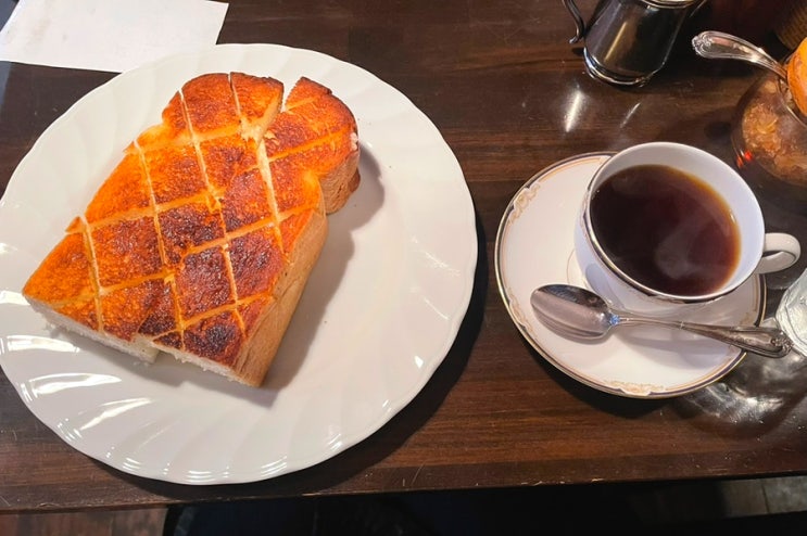  도쿄 다이몬 역 시바공원 브런치 카페 토스트 맛집 로스터리 카 커피 샤츄(Coffee Shachū)