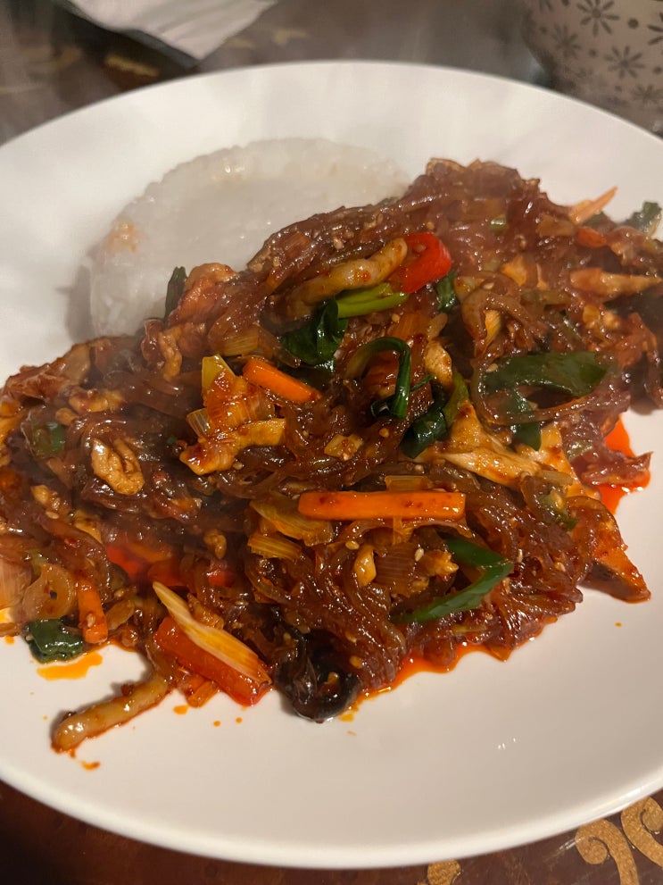  최애 메뉴, 설날에는 매운 잡채밥이 최고, 그 잡채.