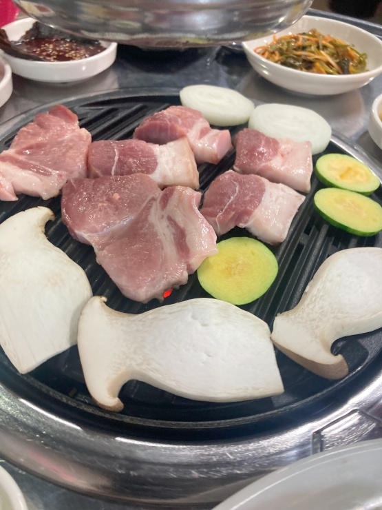  에버랜드맛집 제주도니탄 고기와 비빔면의 꿀조합