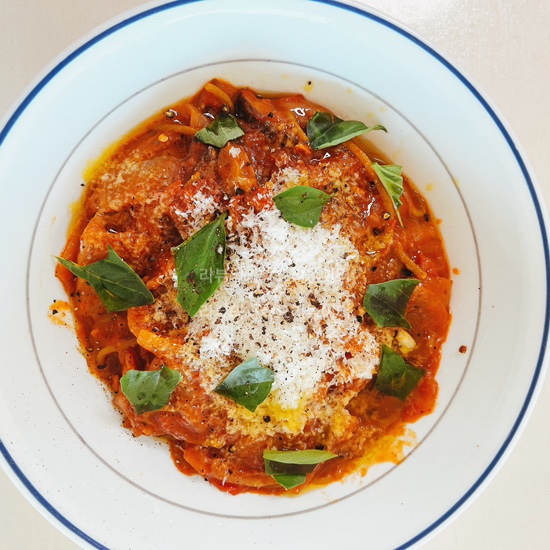  김치콩나물국 활용 토마토 파스타 김치 토마토 파스타 콩나물김치국 남은 김칫국 원팬파스타