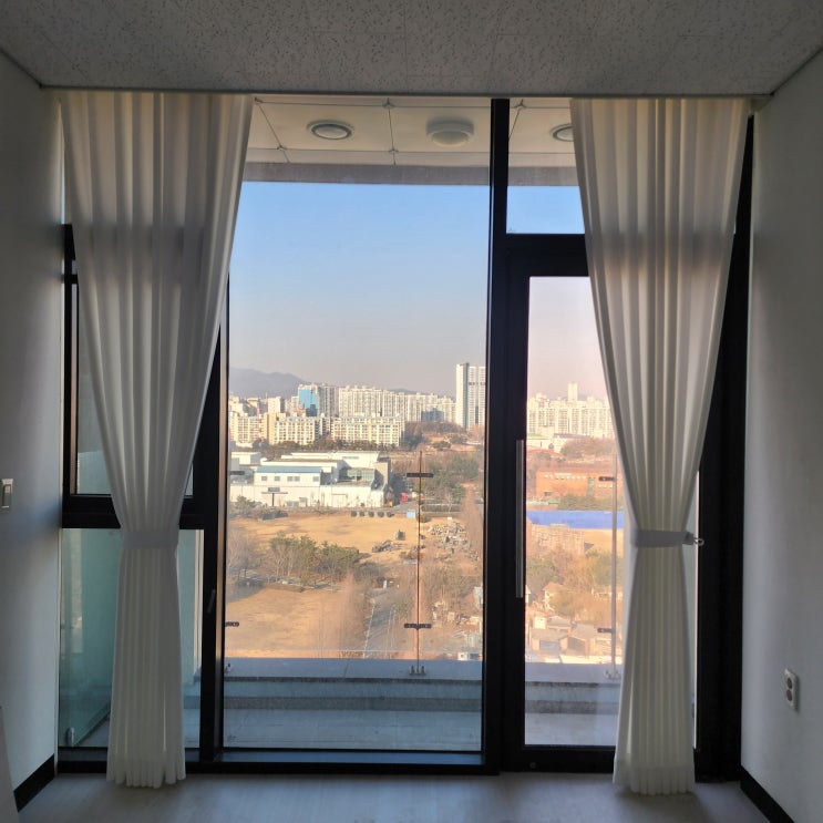  수원 인계동 스마트타워 쉬폰커튼설치! 차르르한 분위기 커튼