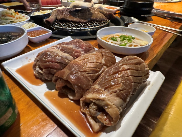  자연숯불화로구이에서 즐기는 석계역맛집 삼겹살의 진수