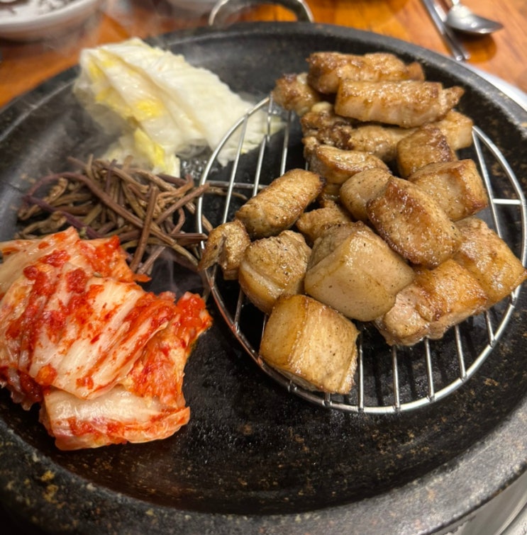  [서울/혜화역] 촌놈_백김치를 구워주는 기름 폭발 삼겹살집! 내돈내산 솔직 후기 (쏘쏘)