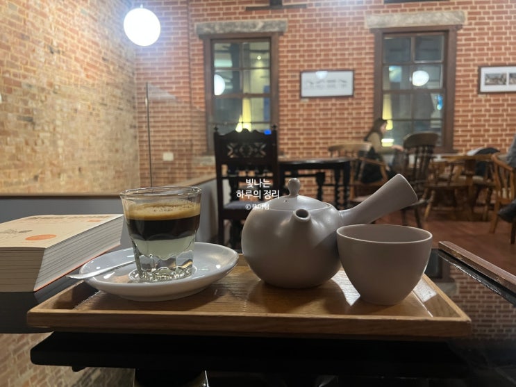문화재 건물 속 고즈넉한 커피 한 잔 가배도 남대문시장점