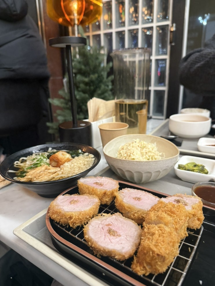  잠실 송리단길 맛집 바삭하고 부드러운 돈가스 교차점