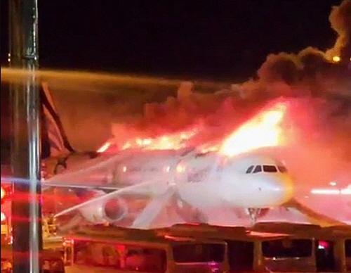 김해공항 <b>에어부산 항공기 화재</b> 사고, 설 연휴 앞두고 아찔한... 