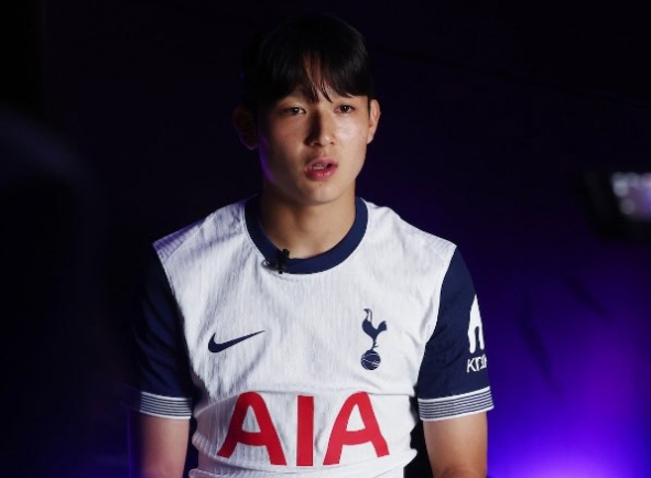 토트넘 양민혁, 2부리그 QPR 임대 임박 보도 쏟아져. 토트넘 양민혁, 2부리그 QPR 임대 임박 보도 쏟아져.