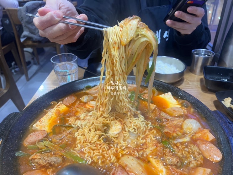 잠실 롯데월드몰 오뎅식당 부대찌개 푸짐하고 따끈한 한 끼