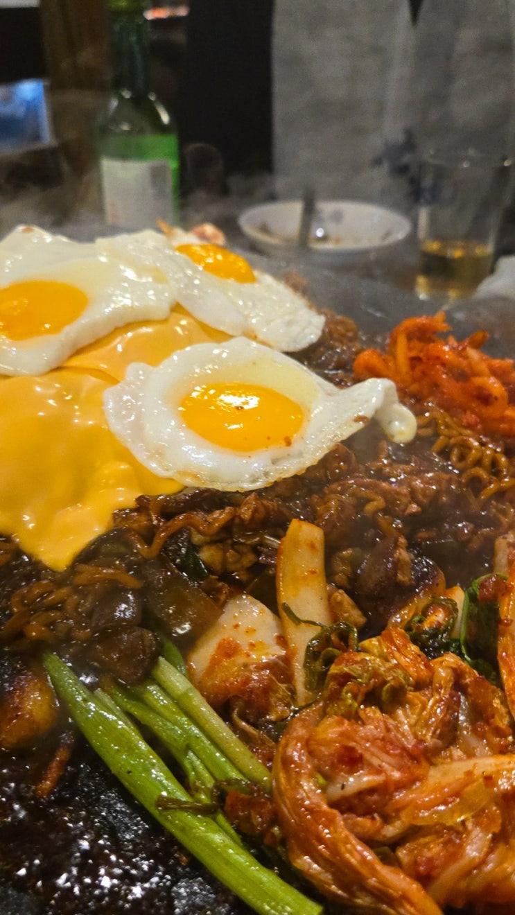  [서울 용산] 석암생소금구이 용산점 - 큰 돌판에 구워서 먹는  생고기와 돌판 짜파게티가 유명한 용산앞 줄서서 먹는 생소금구이 맛집입니다.
