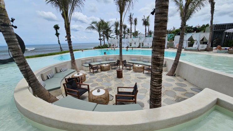  문스톤 비치 라운지 Moonstone Beach Lounge