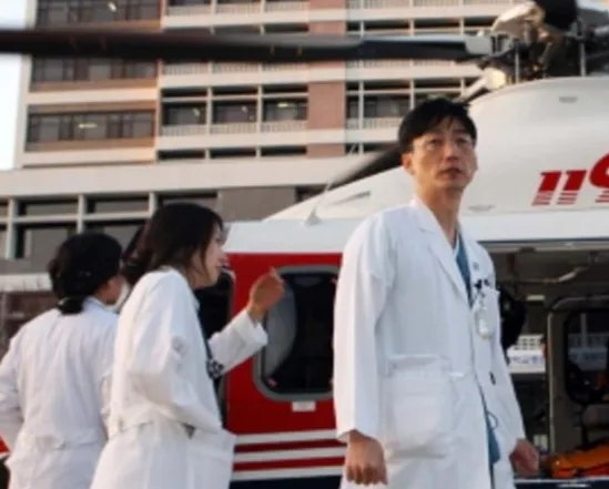  드라마 중증외상센터 이국종 교수 근황 프로필 관절 아주대 학력 골든아워 정보 총정리