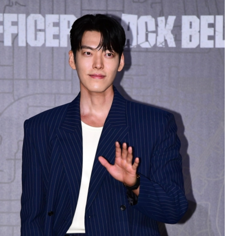 깐깐한 <b>김우빈</b>, 하지만 미소는 여전! '<b>콩콩밥밥</b>' 속 흥미진진한... 