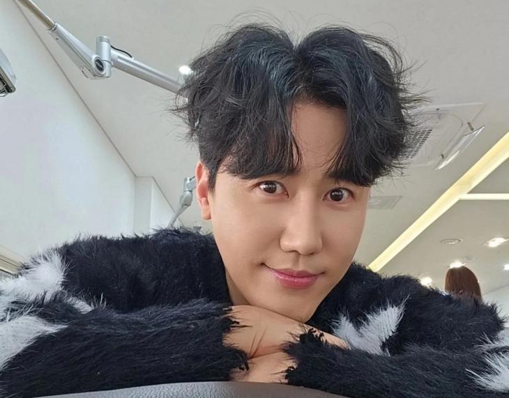 <b>신성</b> 가수 꿈 포기했던 사연? <b>부모님 건강</b> 악화 어땠길래... 