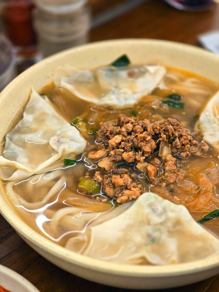  서울여행! 유명한 명동역 맛집 - 명동교자 신관명동역점