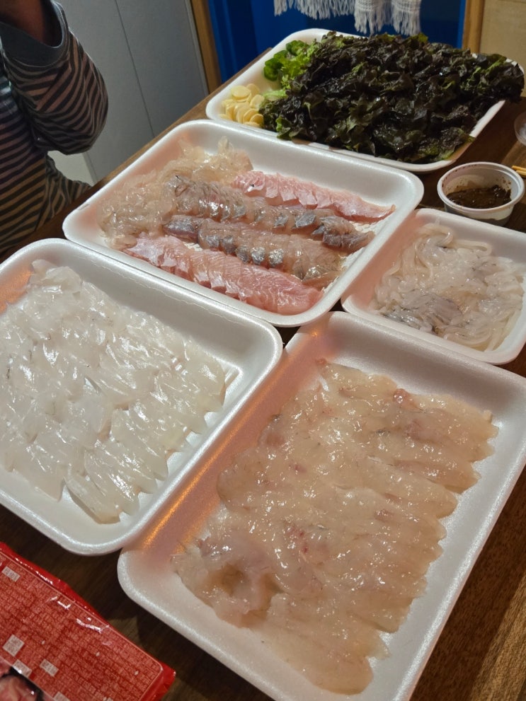  [동성호] 강릉 주문진 어민 수산시장 횟집 복어, 광어, 쥐치, 무늬오징어