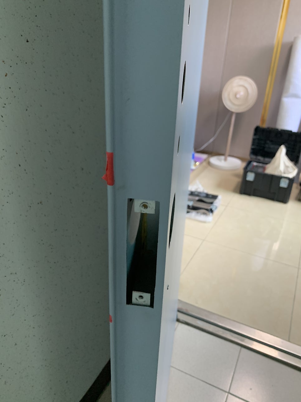 현관문시트지 아파트현관문시트지 시공방법