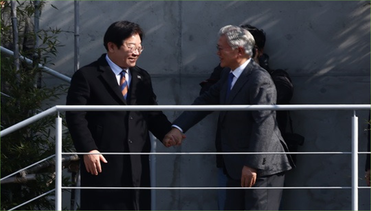 <b>이재명 대표</b>, 문재인 전 대통령 <b>예방</b>...포용하고 통합하는 행보... 