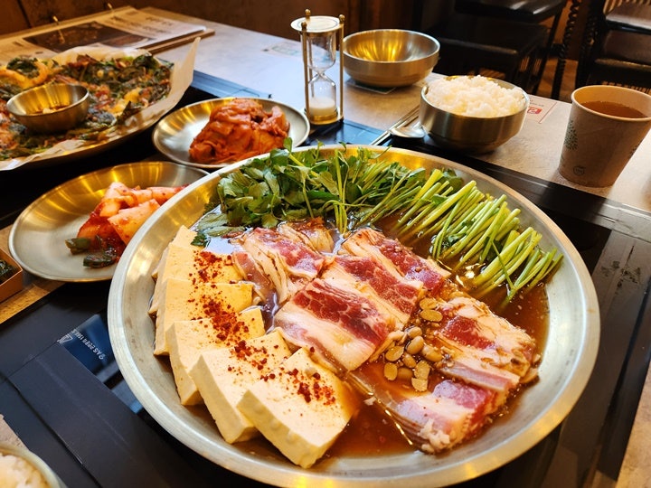  동대문 맛집으로 소문난 옥된장 신설동역점
