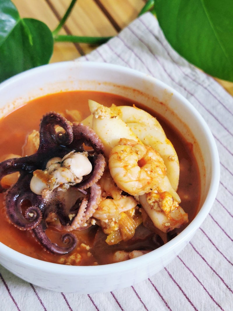 해물순두부찌개 만들기 초간단 순두부 해물짬뽕탕 레시피 끓이는 법