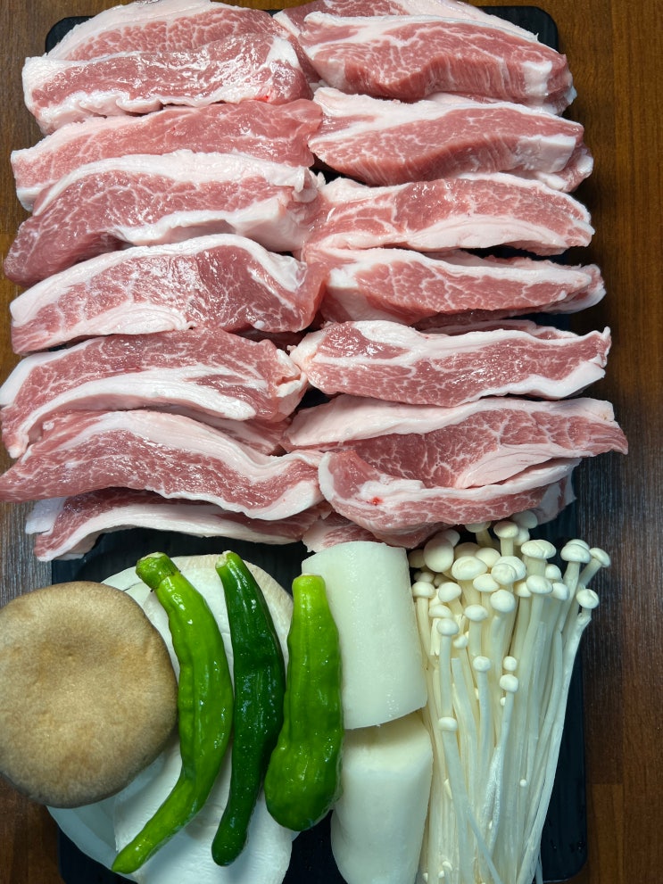  라면까지 완벽한 신림맛집 배불뚝이네솥단지삼겹살