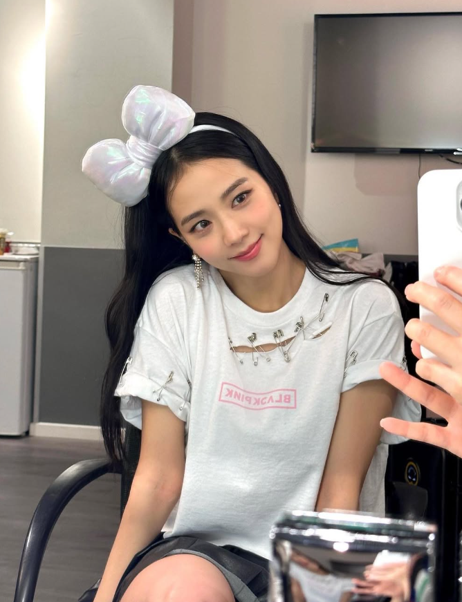 [JISOO 신보] '<b>AMORTAGE</b>' 앨범 포스터 해석! 발렌타인데이 컴백