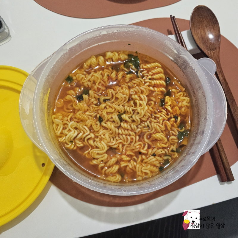 내돈내산 다이소 전자레인지 라면용기 계란찜 고구마 찜기 자취생 필수템
