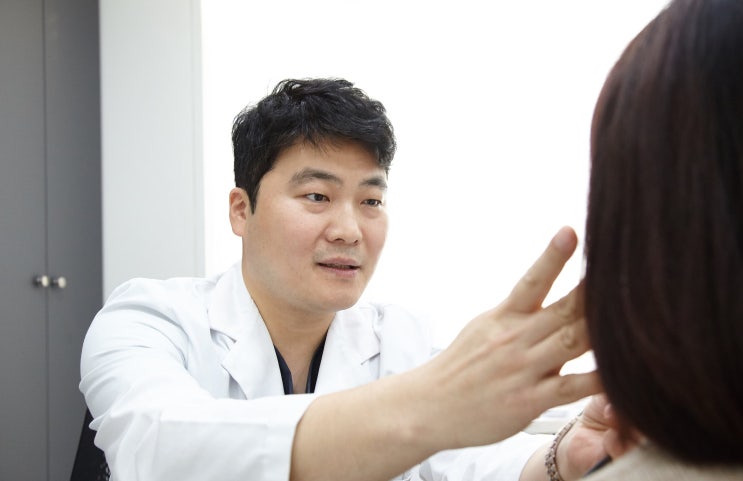  범계필러 (팔자/이마/무턱), 10년이상의 경험과 노하우로 자연스러운 시술을 잘하는 금정역인근피부과