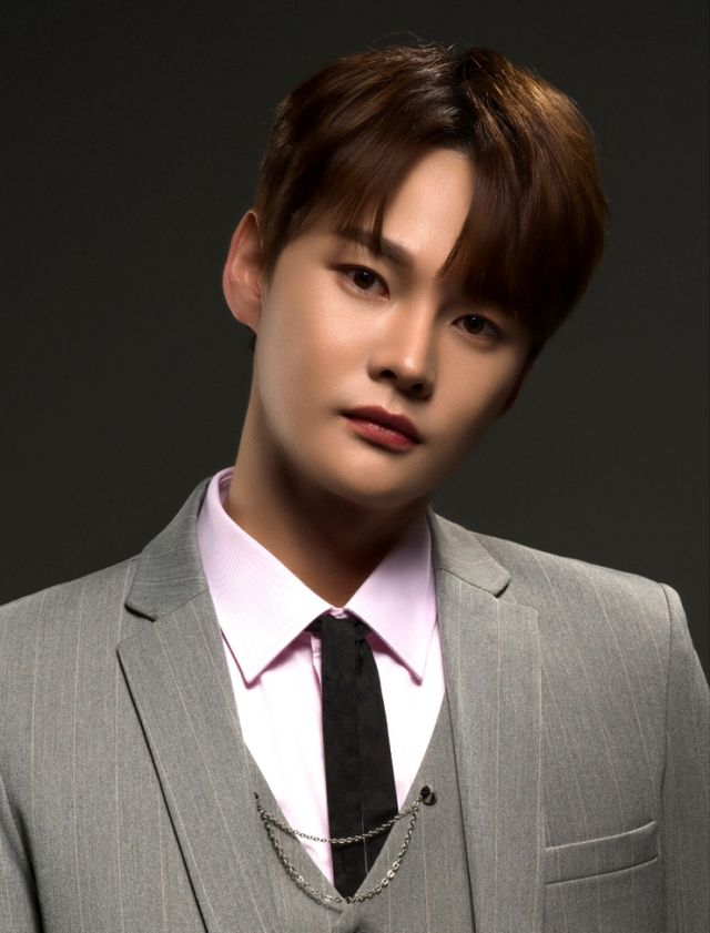 <b>박서진</b>, <b>타조엔터</b>테인먼트와 전속<b>계약 종료</b> [공식]