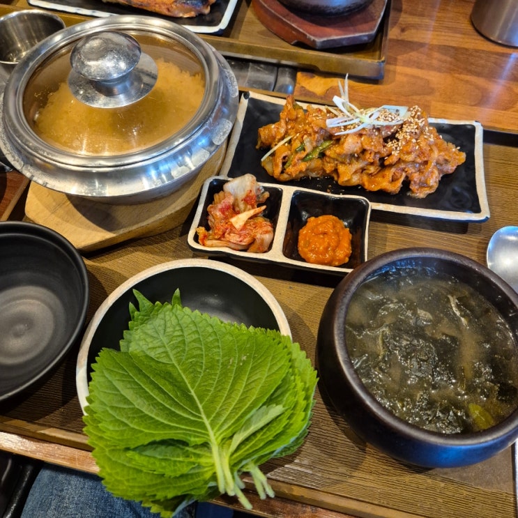  부천시청 중동 맛집 가성비 좋은 솥밥 점심특선 제육볶음 돼지김치찌개 : 삼다원