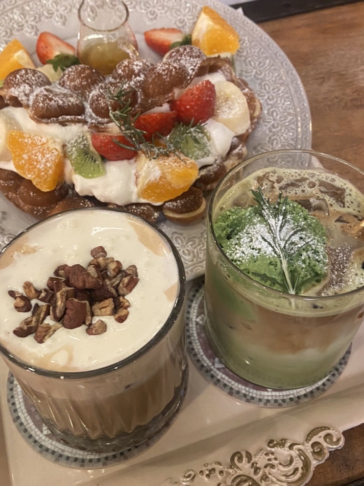  2025년 1월 후기 (2) (서울 홍대 맛집 카페, 나폴리 맛피아 버거, 사랑의 몽타주, 보정동 카페거리 맛집, 더 폴-디렉터스컷, 서촌마을 맛집, 정자동 카페거리 맛집 카페)