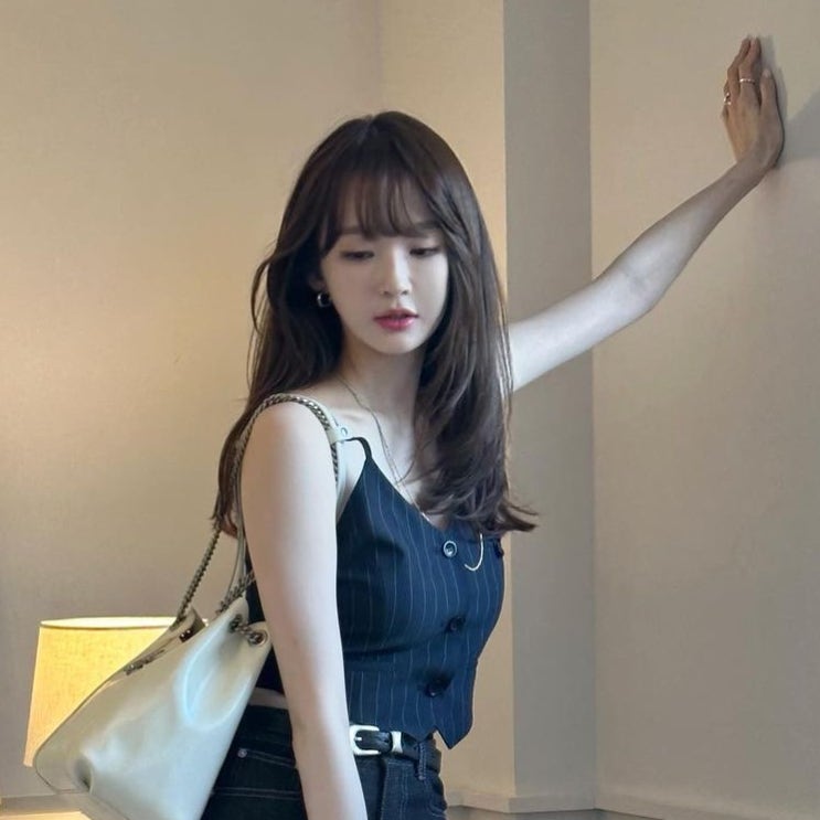  강민경 헤어스타일 중단발 레이어드 컷 관리법부터 스타일링까지