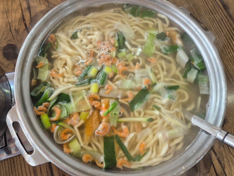 청주 봉창이 해물칼국수 점심에 시원한국물