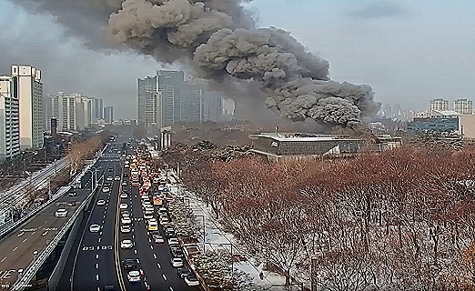 미 <b>필라델피아</b> 쇼핑몰 인근 <b>경비행기 추락</b>! 일 사이타마현... 