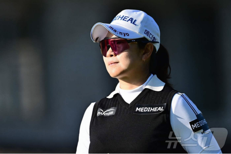[골프] <b>김아림</b>, <b>LPGA 개막전</b> 이틀 연속 <b>선두</b>… 시즌 첫 우승 도전