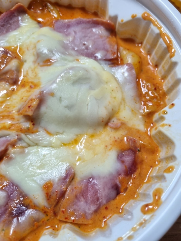  엽떡 꿔바로우 로제떡볶이 착한맛(떡, 베이컨 추가) 방문포장