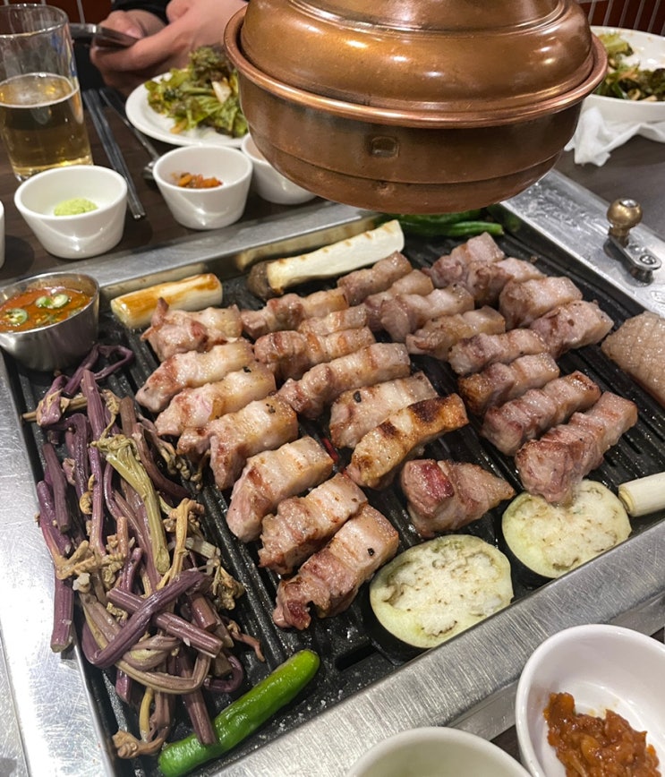  경성대 고기집 두툼한 통삼겹에 구워주는 길목화로
