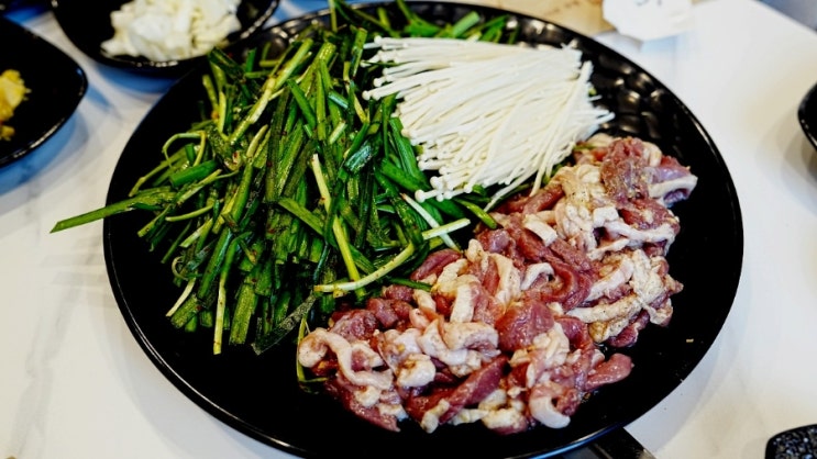  금남리 맛집 청록야생촌 부추오리돌판구이 능이버섯용압탕 리뷰 | 양주CC 근처 가족모임 맛집 추천