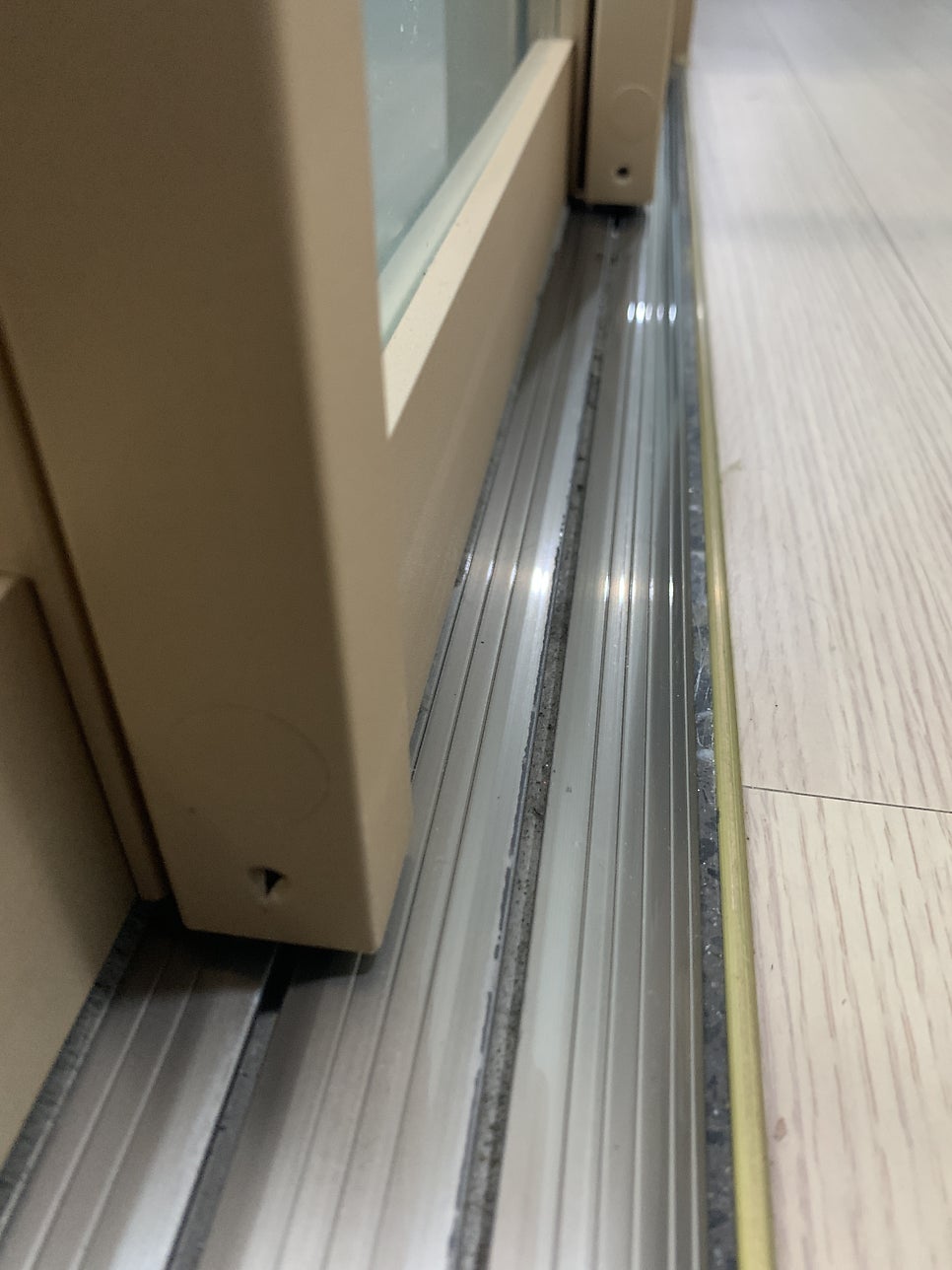 따로움직이는 3연동중문수리 댐퍼교체로 문제해결