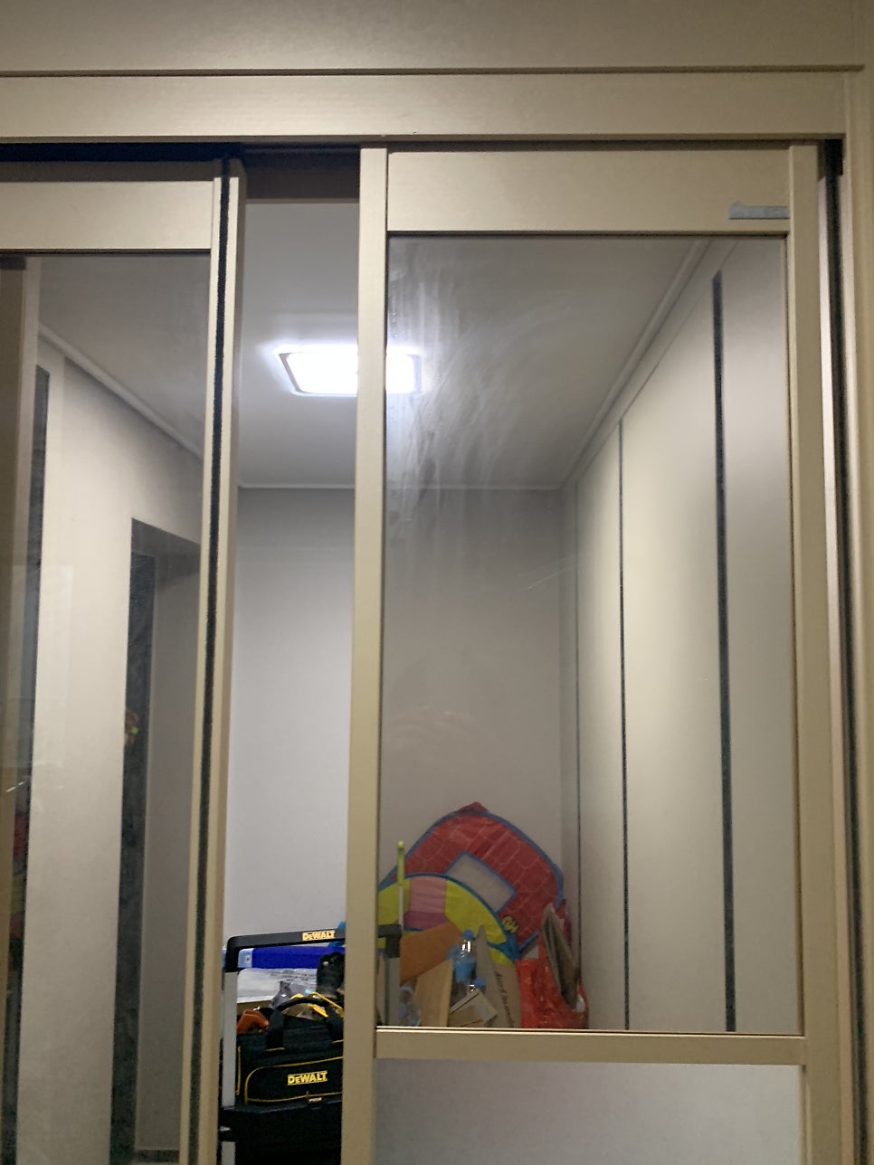 따로움직이는 3연동중문수리 댐퍼교체로 문제해결