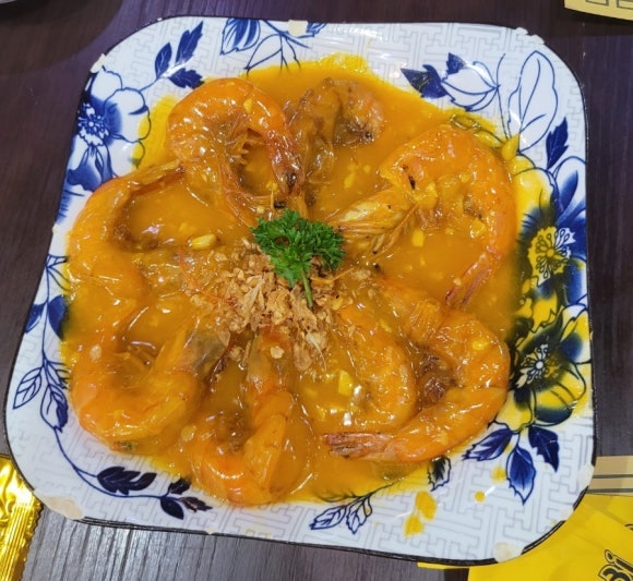  나트랑 깜란 맛과 가격을 잡은 해산물 맛집 엠어이