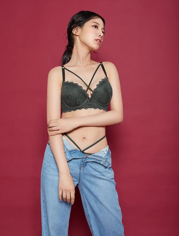  베리굿 조현 속옷 화보, 그녀는 누구인가?
