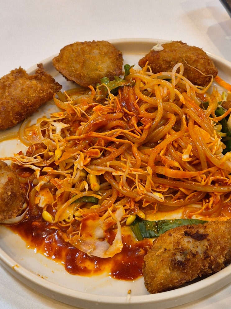  별내역 파라곤스퀘어 맛집 신포우리만두 방문후기 비빔만두와 미니돈까스 먹고 왔어요